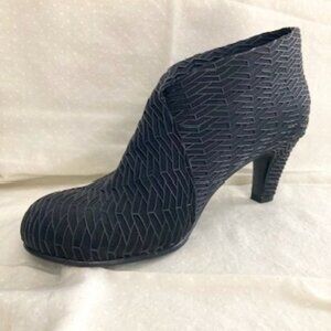 United Nude Fold mid black shoe booties. 7.5/38 Avant garde